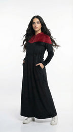 Abaya sport heidi à doublure jaune et noire avec capuchon et fermeture éclair sur la poitrine