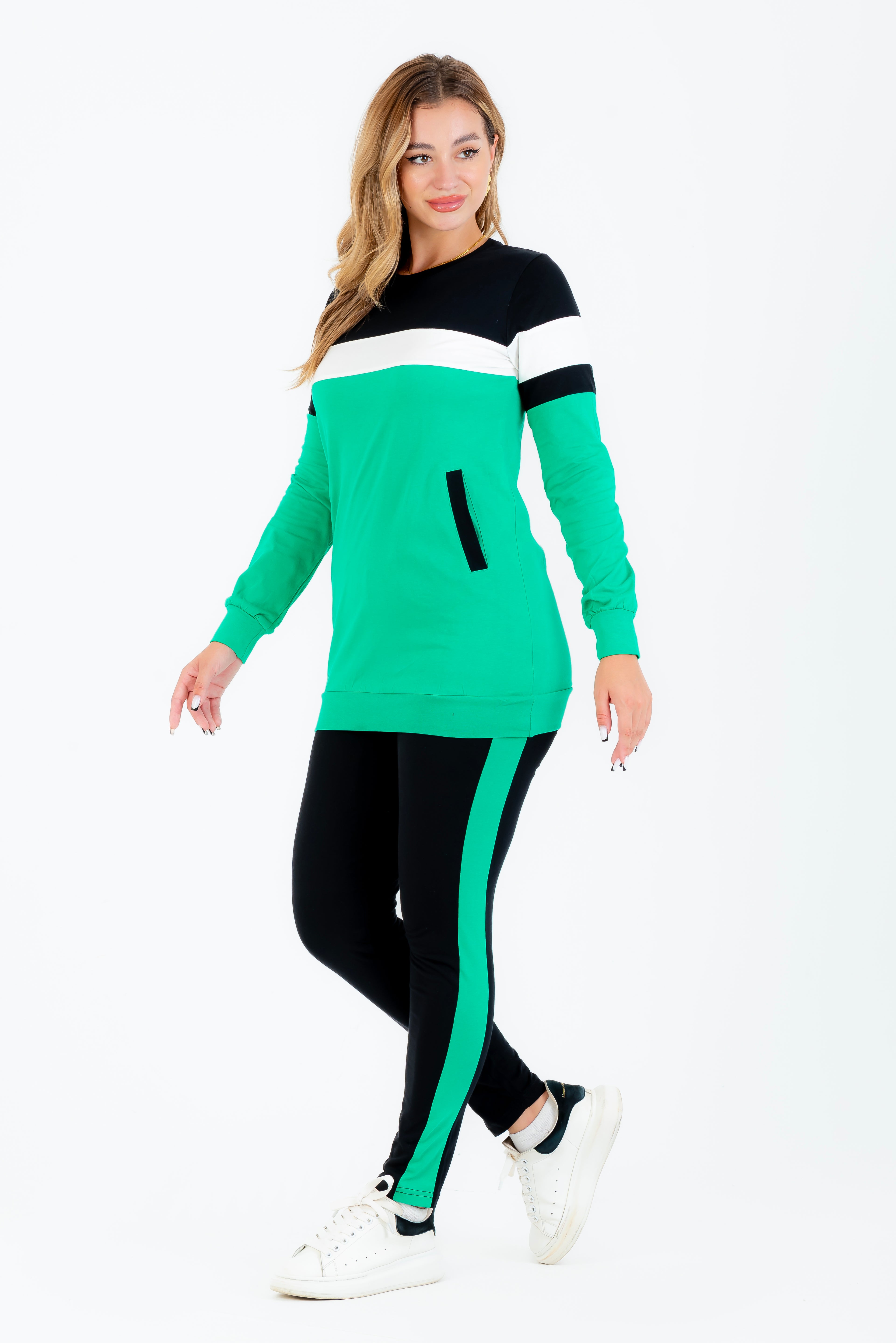 Tenue de sport verte et noire en coton