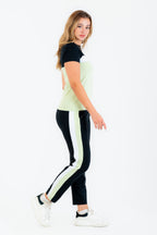 Tenue de sport kaki et noire à maanches courtes en coton