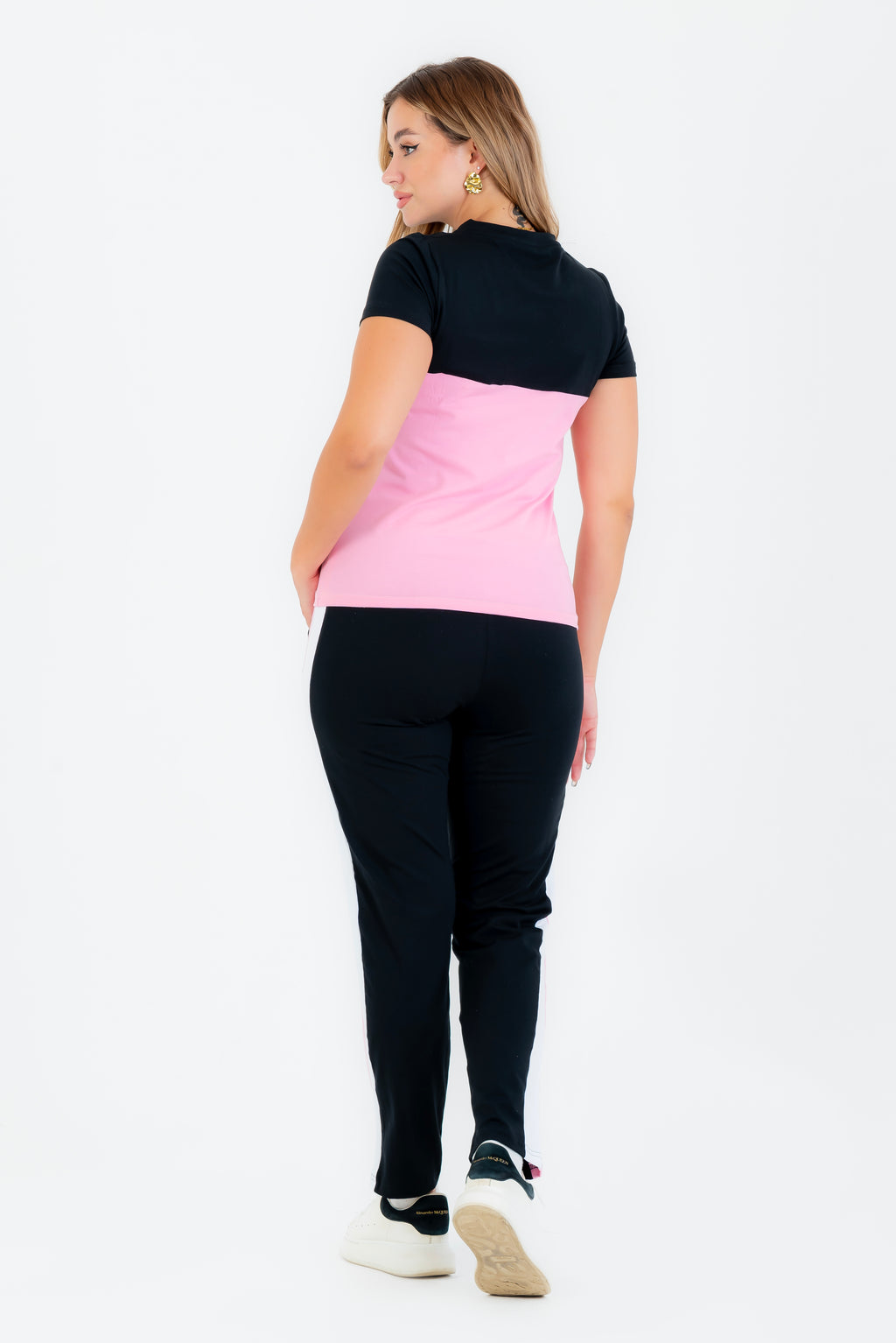 Tenue de sport rose et noire à manches courtes en coton