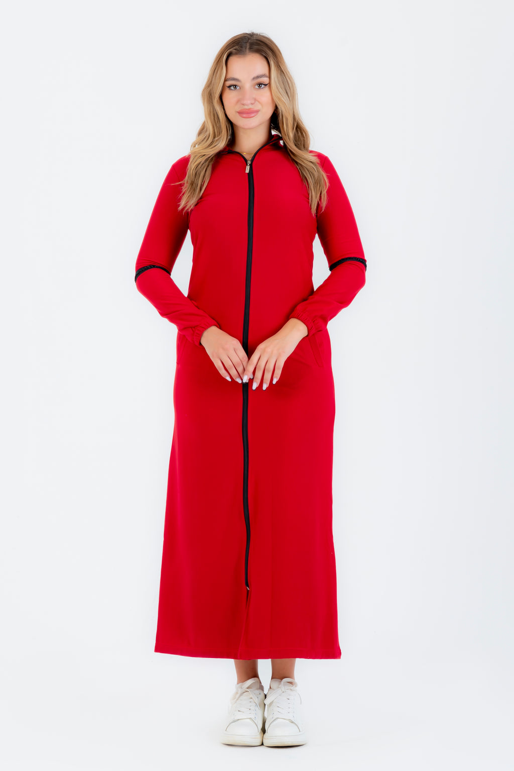 عباية رياضية سادة ياقة عالية بسوستة وجيوب نبيتي فاتح