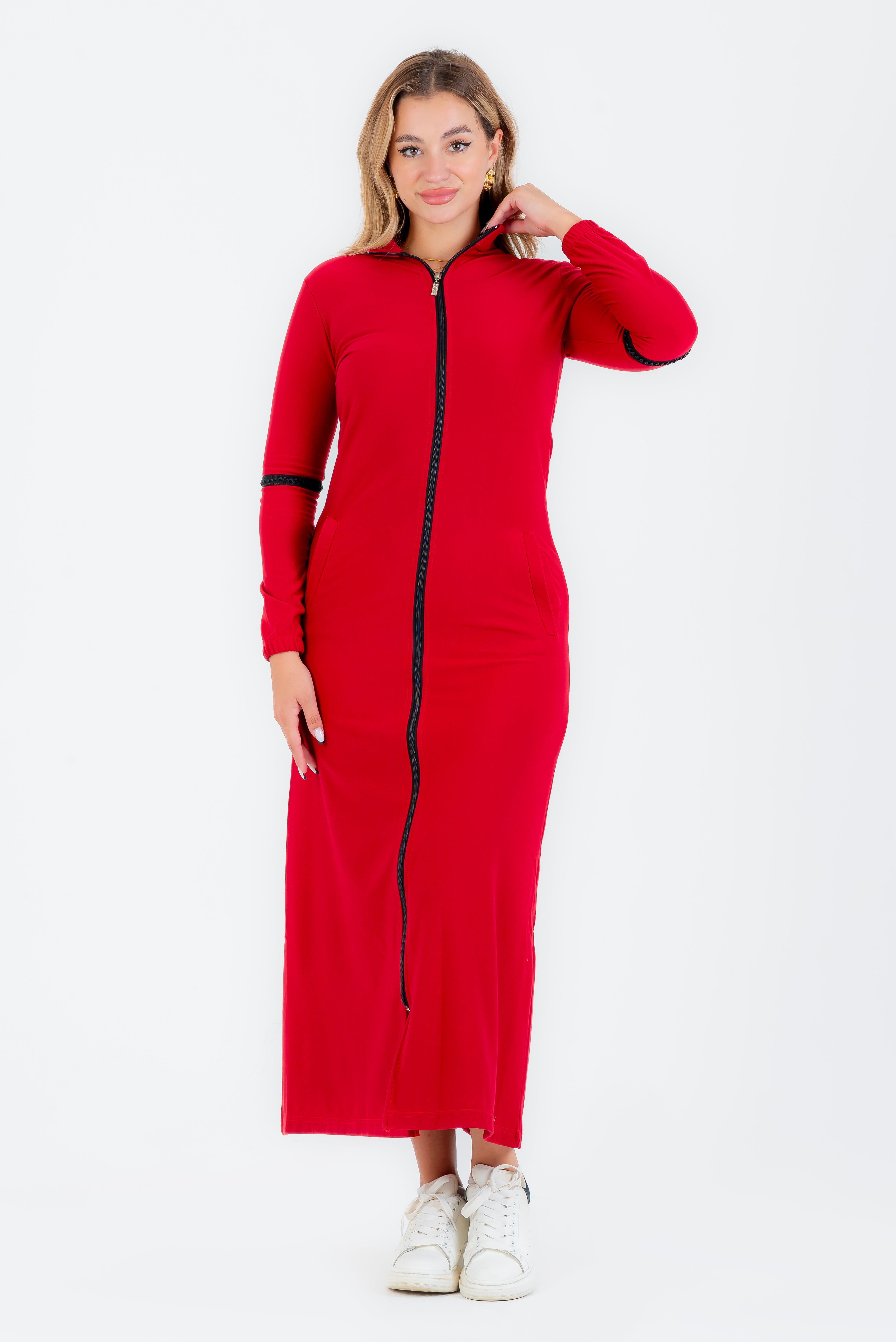 عباية رياضية سادة ياقة عالية بسوستة وجيوب نبيتي فاتح