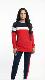 Tenue de sport rouge et bleu marine en coton