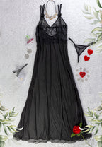 Chemise de nuit longue noire power avec poitrine power