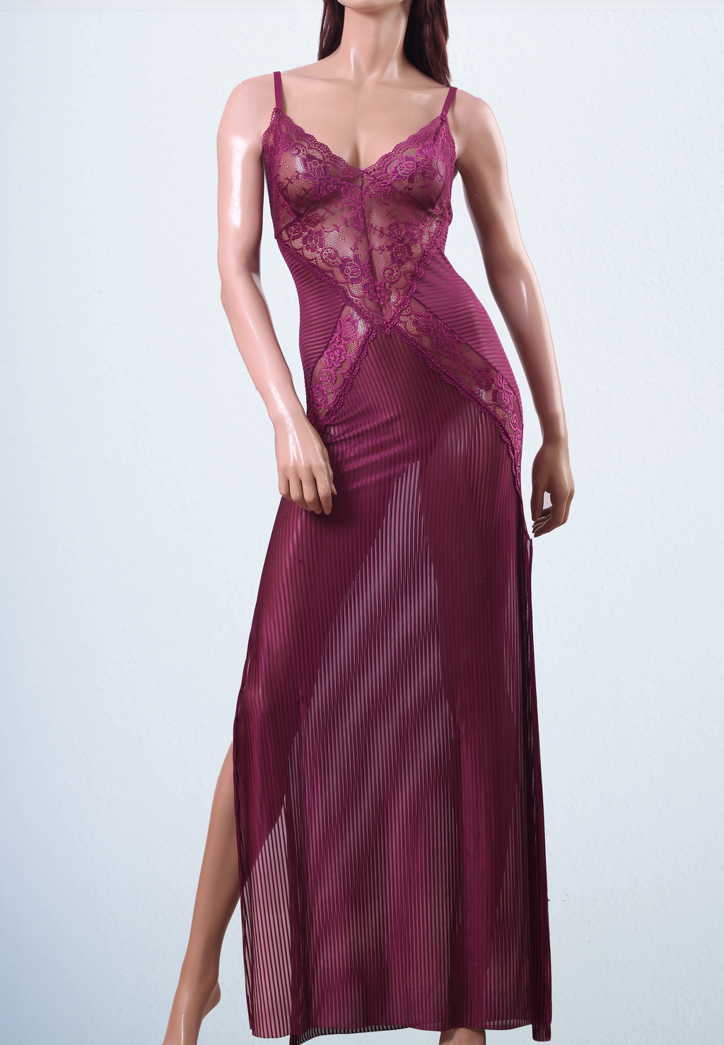 قميص نوم طويل باور مقلم بفتحتين من الأمام وصدر باور موف