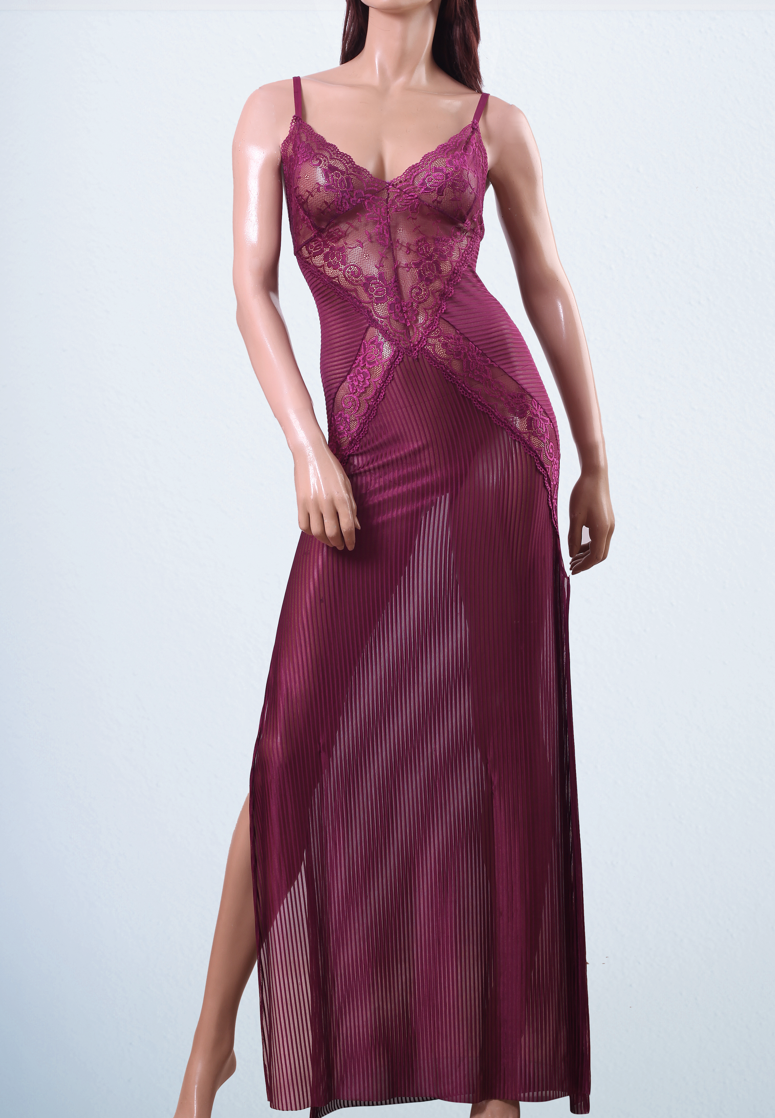 قميص نوم طويل باور مقلم بفتحتين من الأمام وصدر باور موف