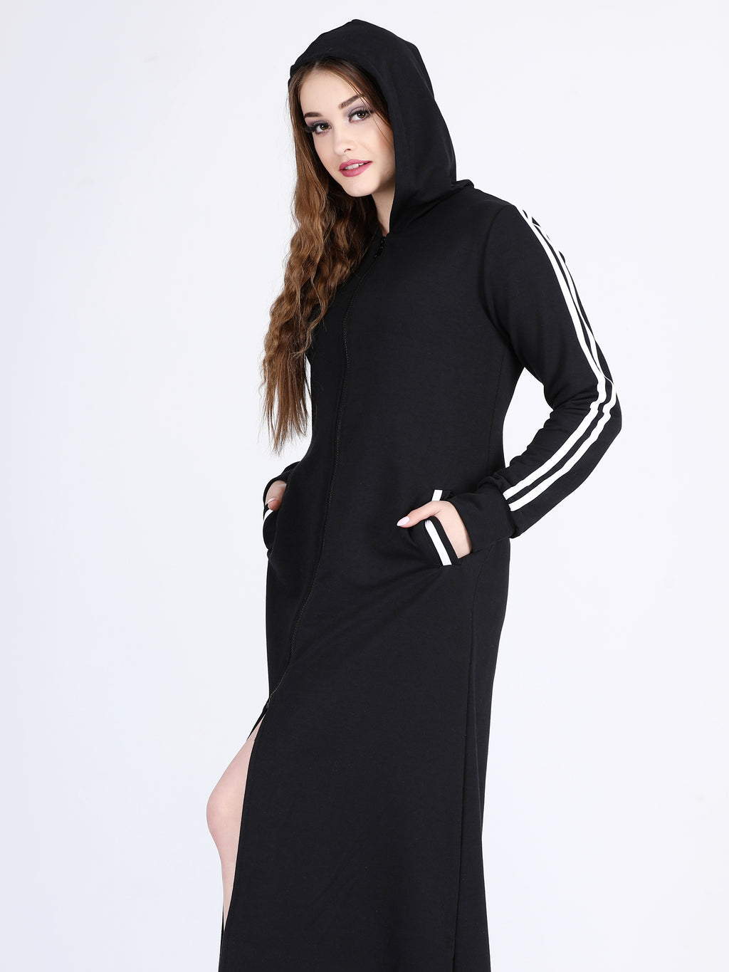 Abaya basique noire unie ouverte