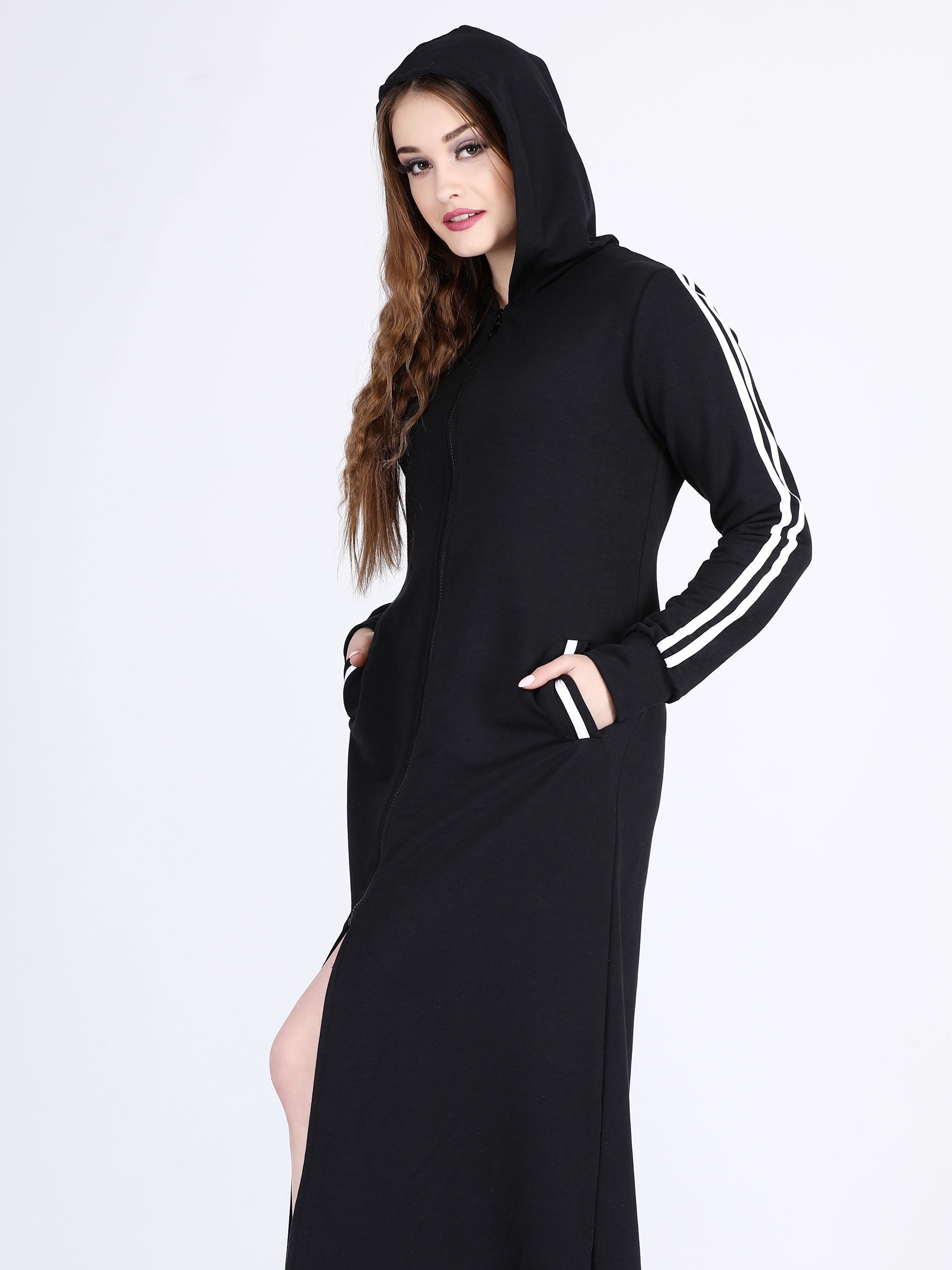 Abaya basique noire unie ouverte