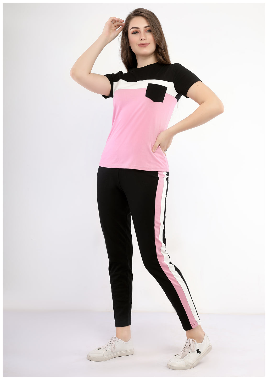 Tenue de sport rose et noire à manches courtes en coton