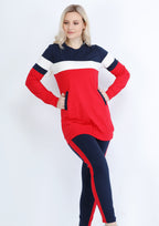 Tenue de sport rouge et bleu marine en coton