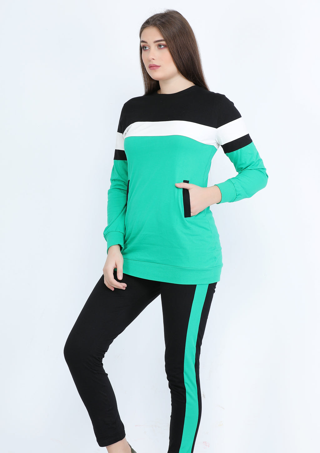 Tenue de sport verte et noire en coton