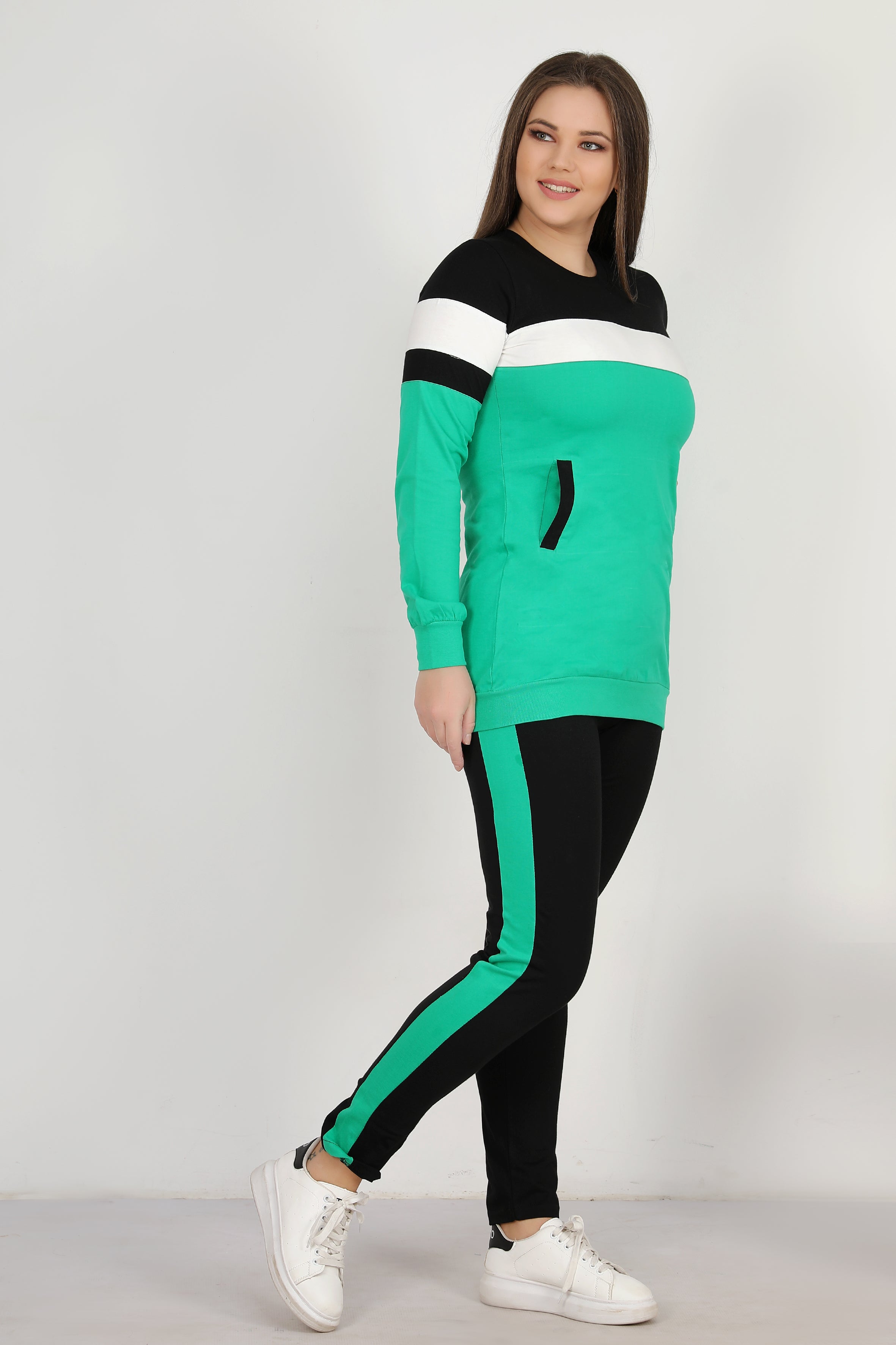 بدلة رياضي قطن اخضر فى اسود - pumpkinU