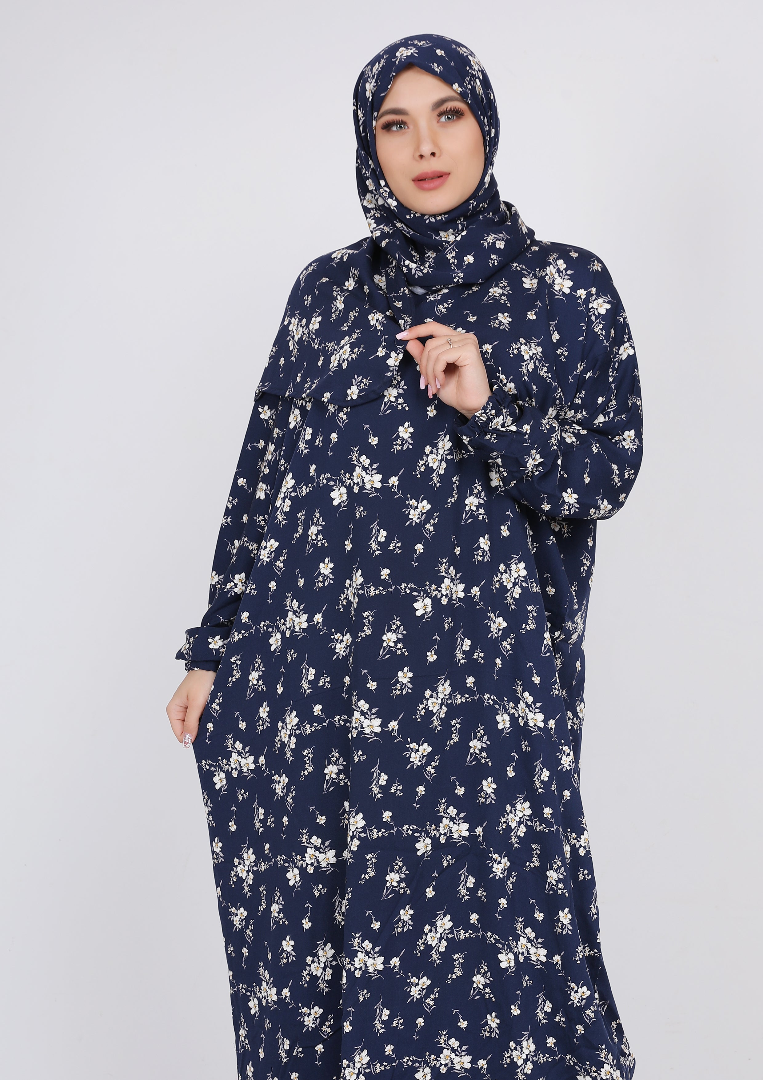 اسدال فسكوز مستورد بنقشة ورد أبيض - كحلي