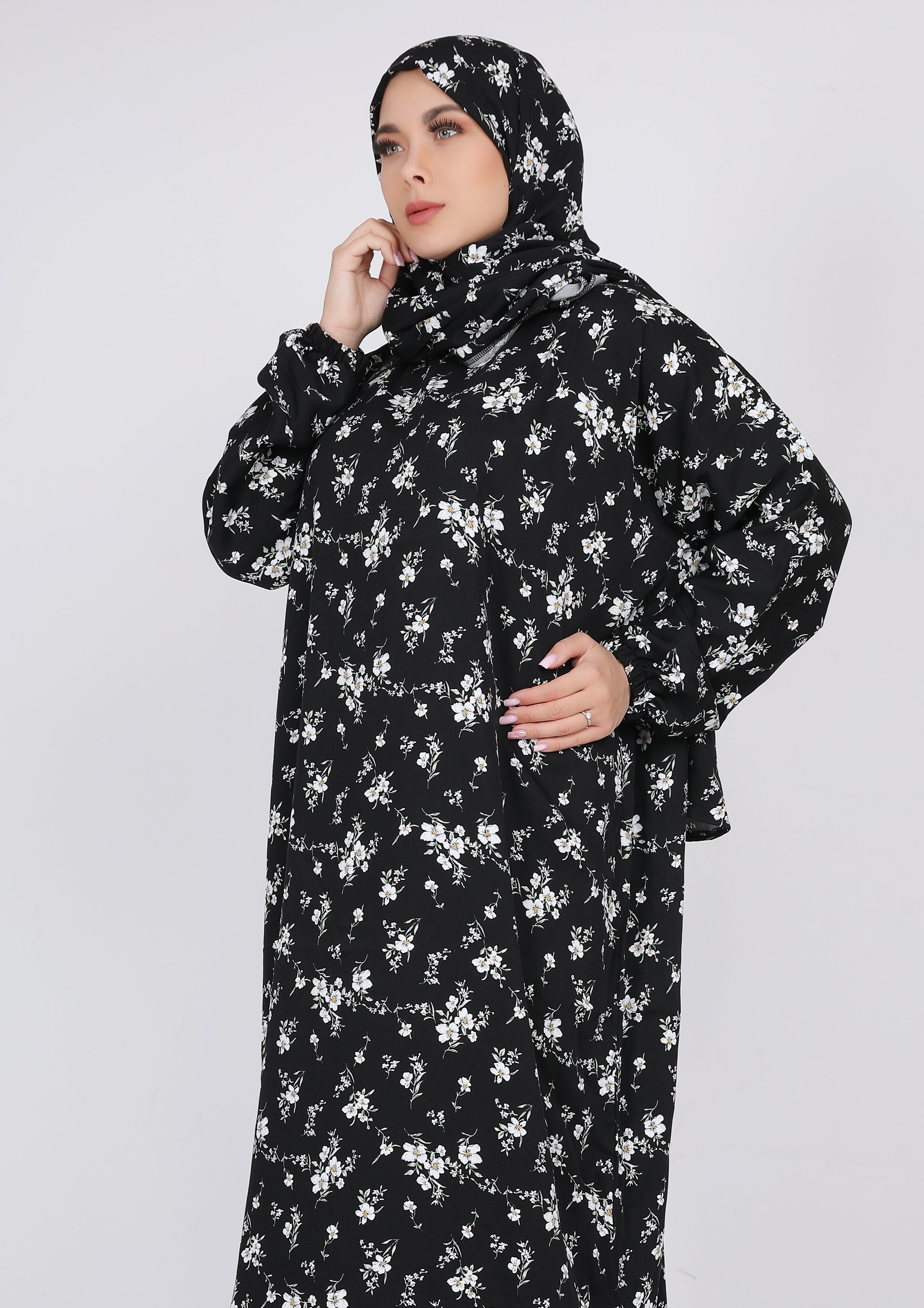 اسدال فسكوز مستورد بنقشة ورد أبيض - أسود