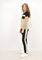 Tenue de sport kaki et noire à maanches courtes en coton