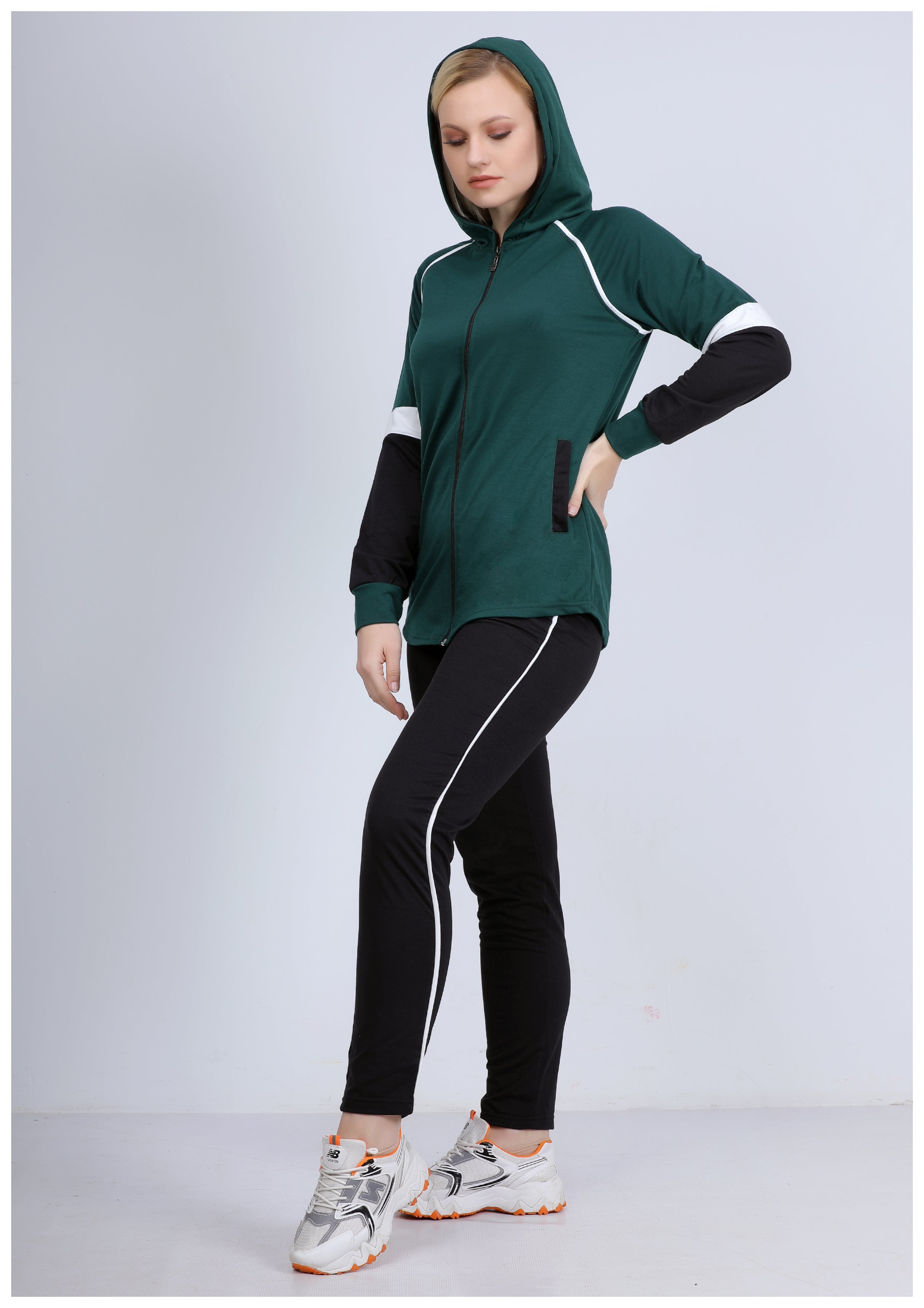 بدلة رياضية ميلتون سوستة و كابيشو زيتي في أسود