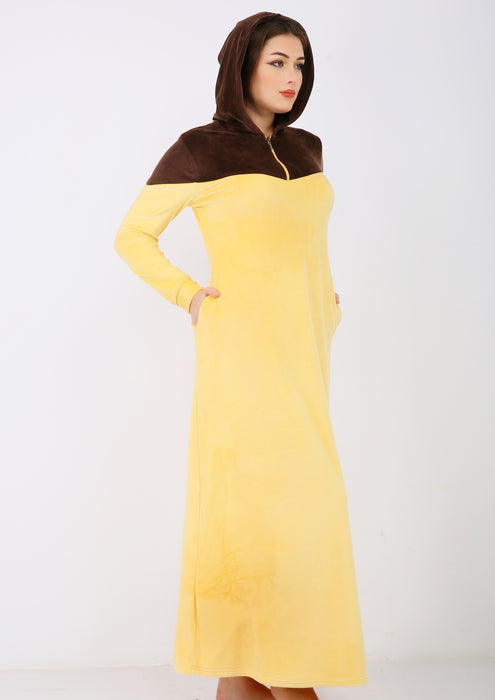 Abaya sport heidi à doublure jaune et marron avec capuchon et fermeture éclair sur la poitrine