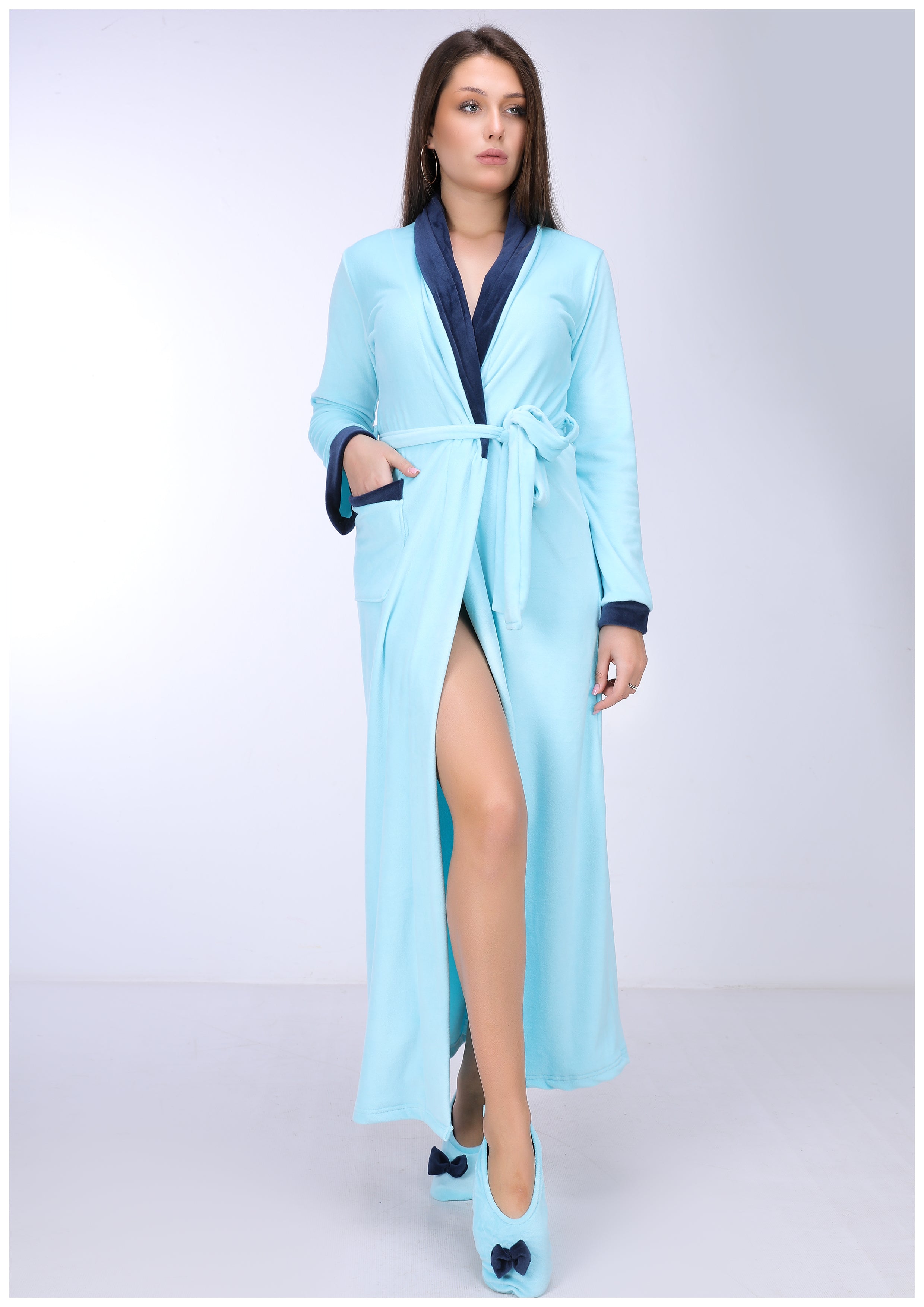 روب طويل هايدي مبطن من الوشين سماوي في كحلي