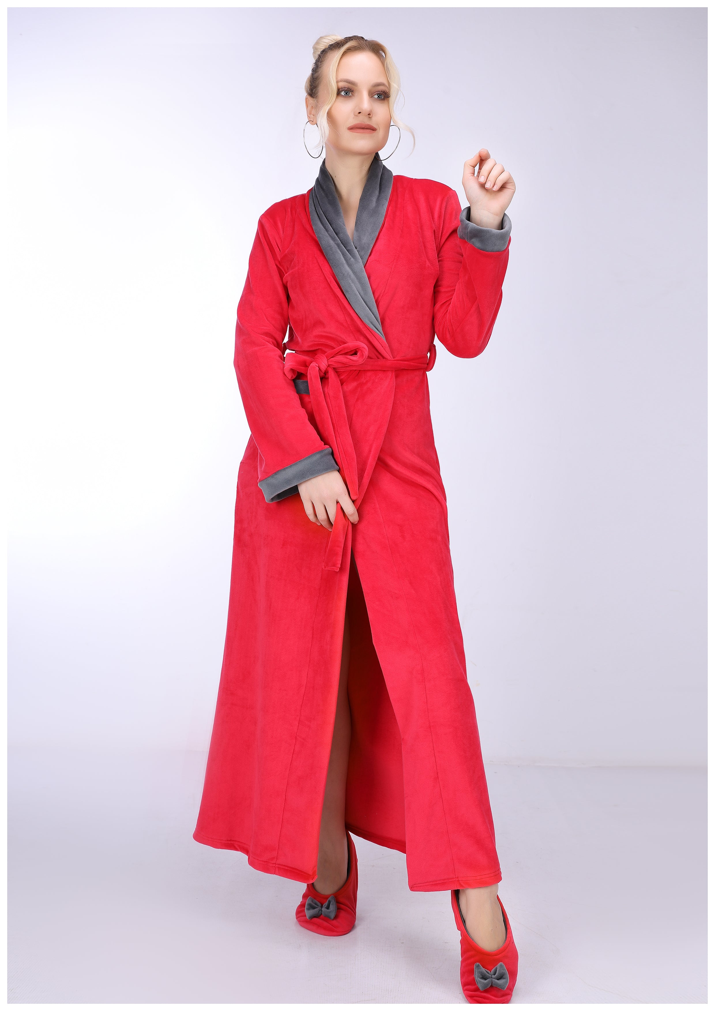 روب طويل هايدي مبطن من الوشين احمر في رمادي