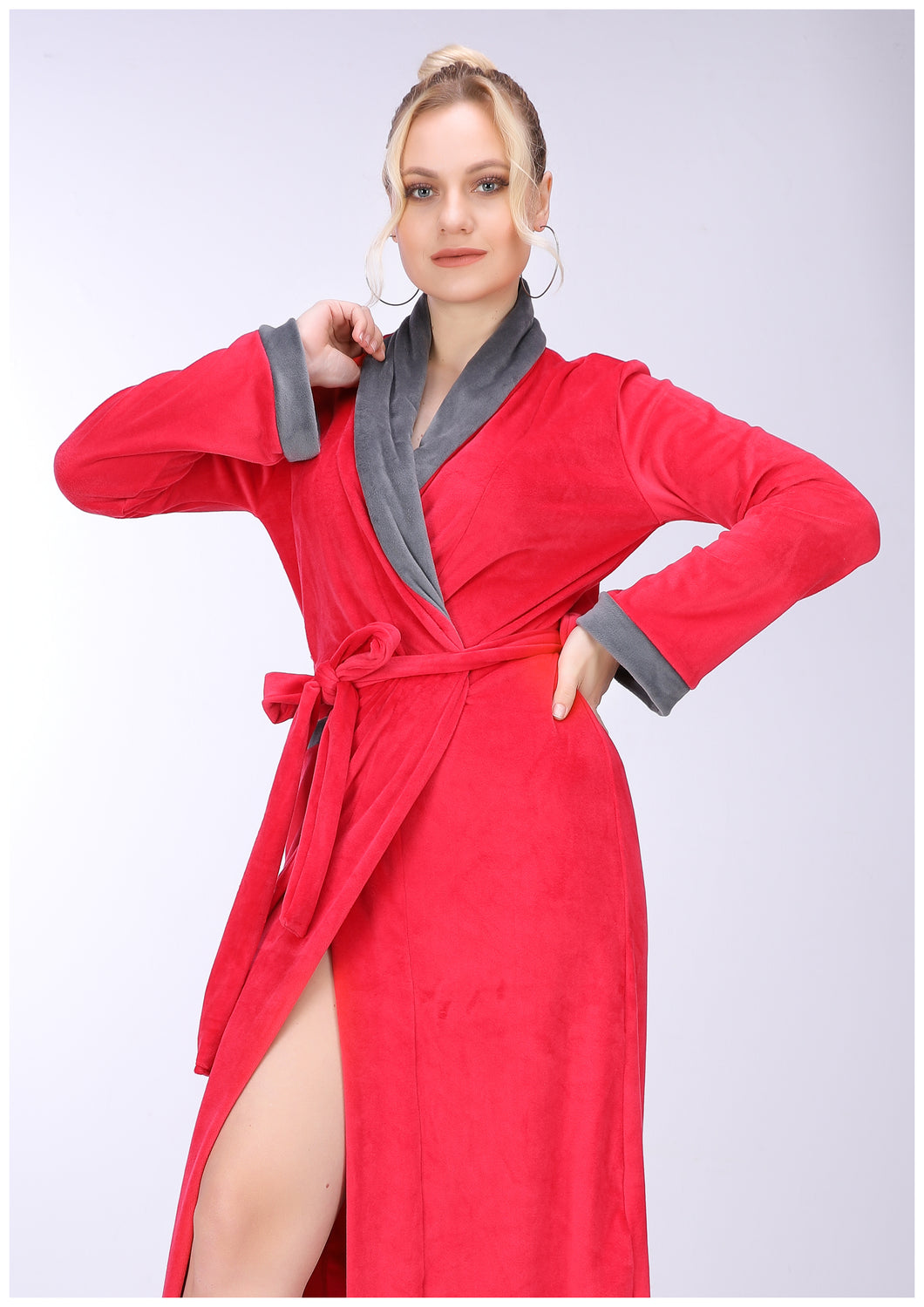 روب طويل هايدي مبطن من الوشين احمر في رمادي