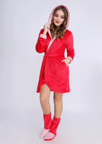 روب هايدي قصير مبطن من الوشين بغطاء رأس احمر في بينك