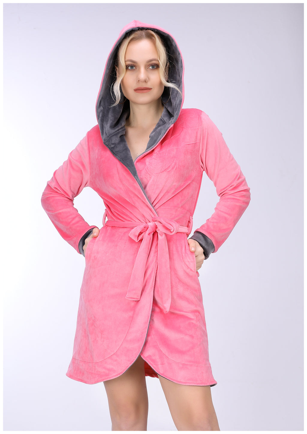 روب هايدي قصير مبطن من الوشين بغطاء رأس روز في رمادي غامق