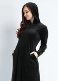 Abaya en velours noire unie avec capuchon et fermeture éclair sur la poitrine