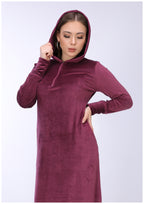 عباية قطيفة عنابي سادة بغطاء رأس وسوستة صدر