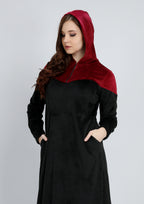 Abaya sport heidi à doublure jaune et noire avec capuchon et fermeture éclair sur la poitrine