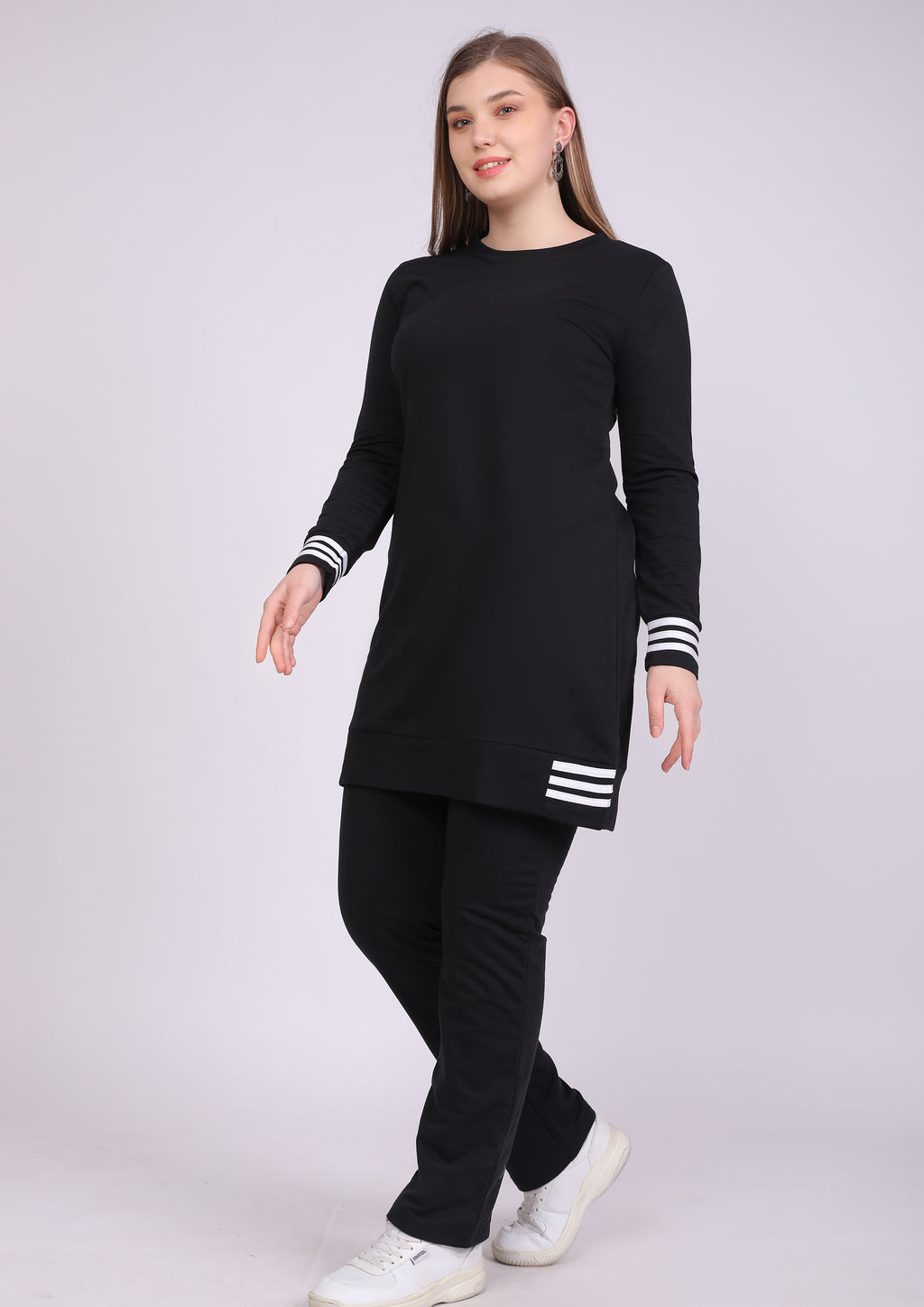 بدلة رياضية شرايط ميلتون أسود