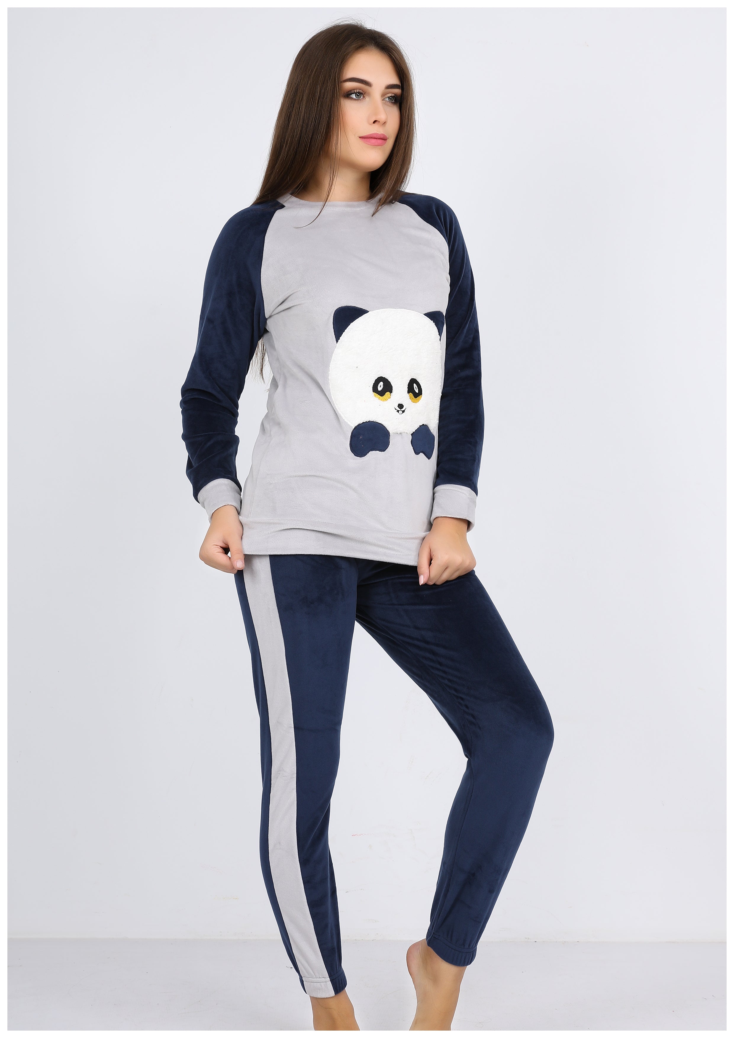 Light gray Heidi pajamas with double-sided lining and a panda print on the chest