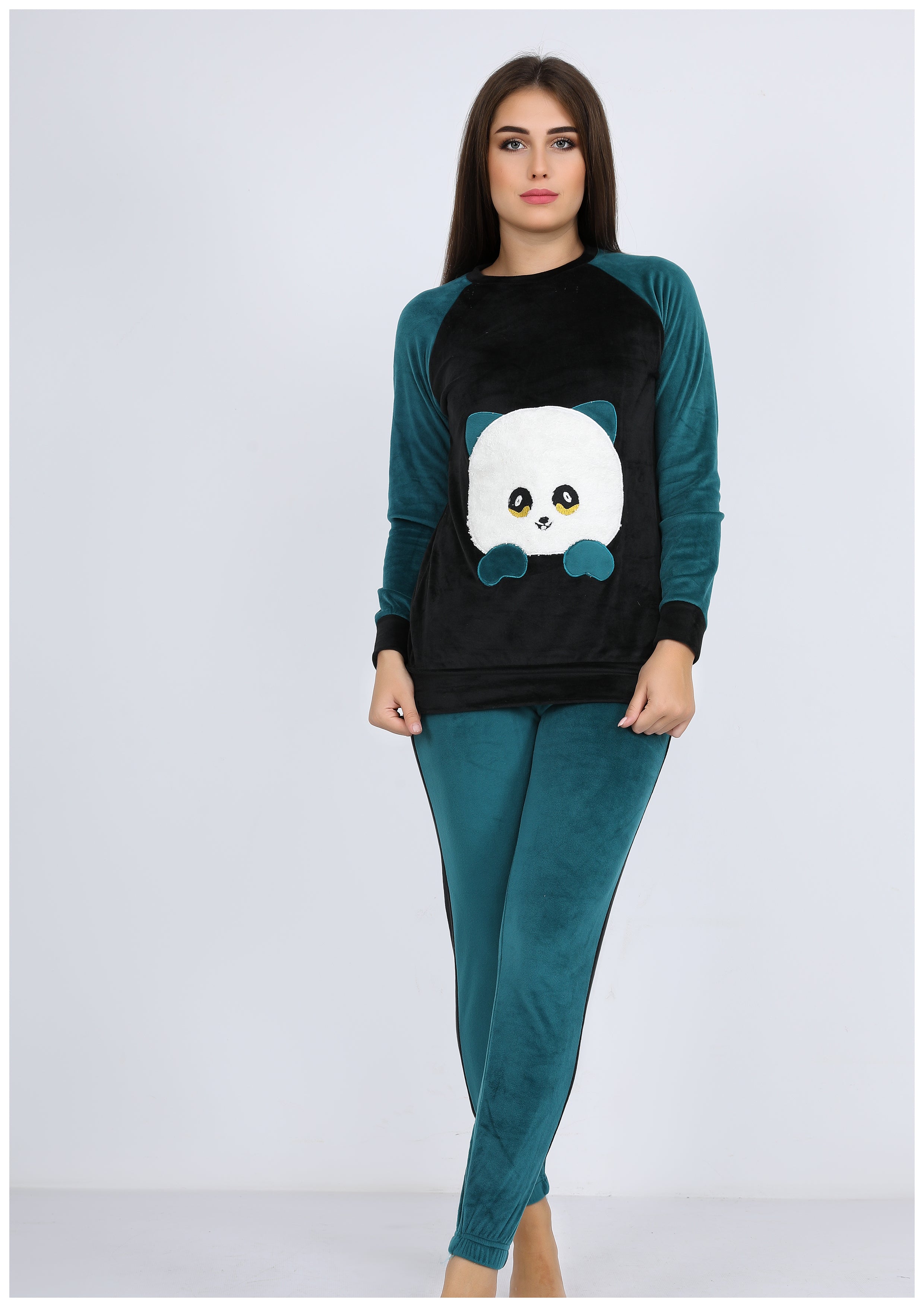 Pyjama heidi noir à doublure des deux faces avec motif panda sur la poitrine