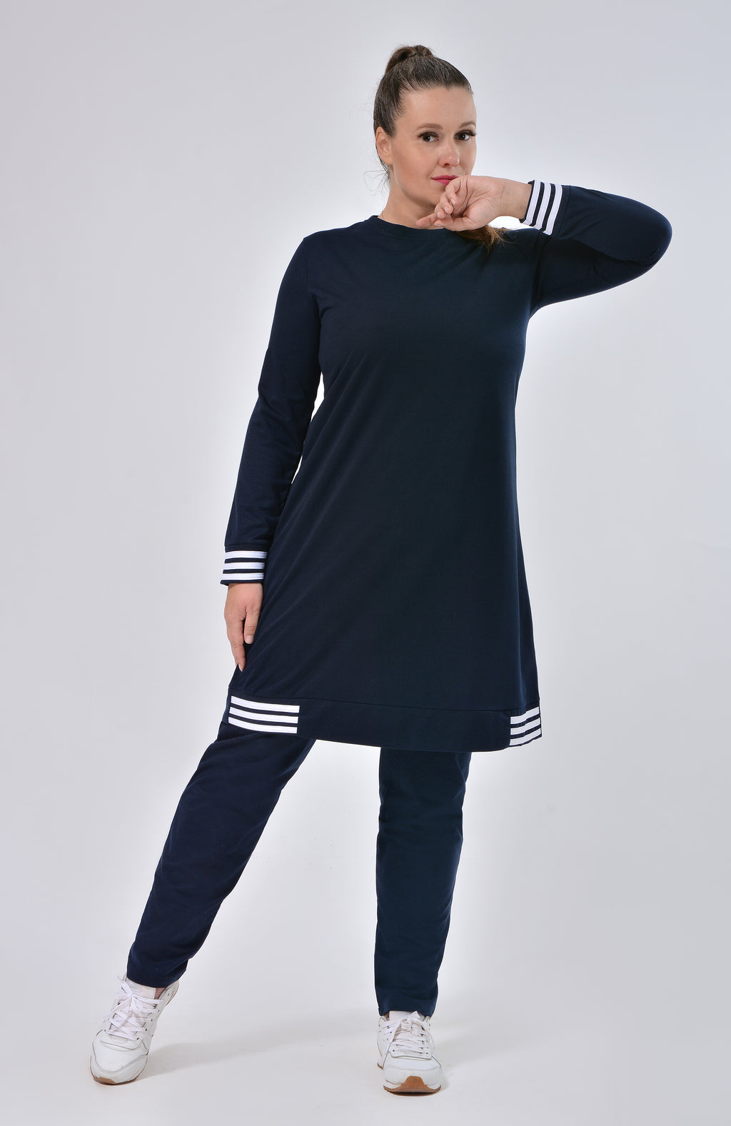 بدلة رياضية شرايط ميلتون كحلي