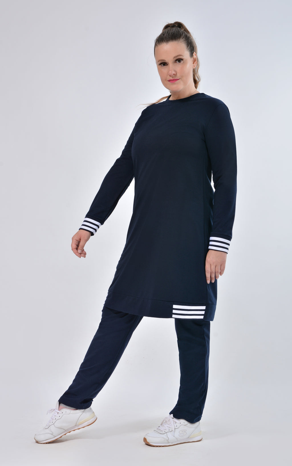 بدلة رياضية شرايط ميلتون كحلي